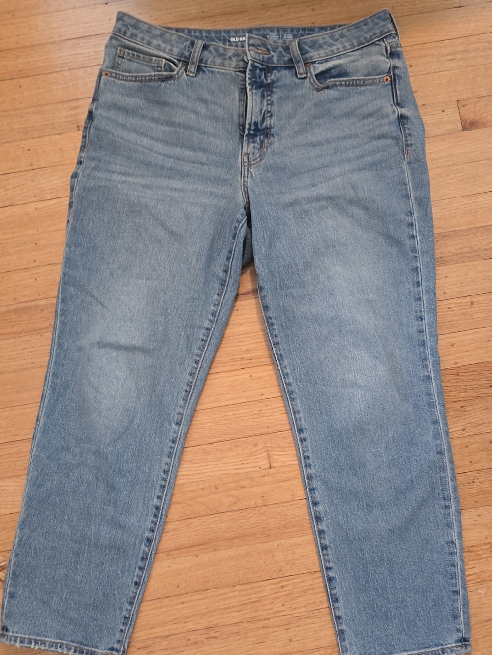 Old Navy Straight Leg Jeans in Light Blue Wash